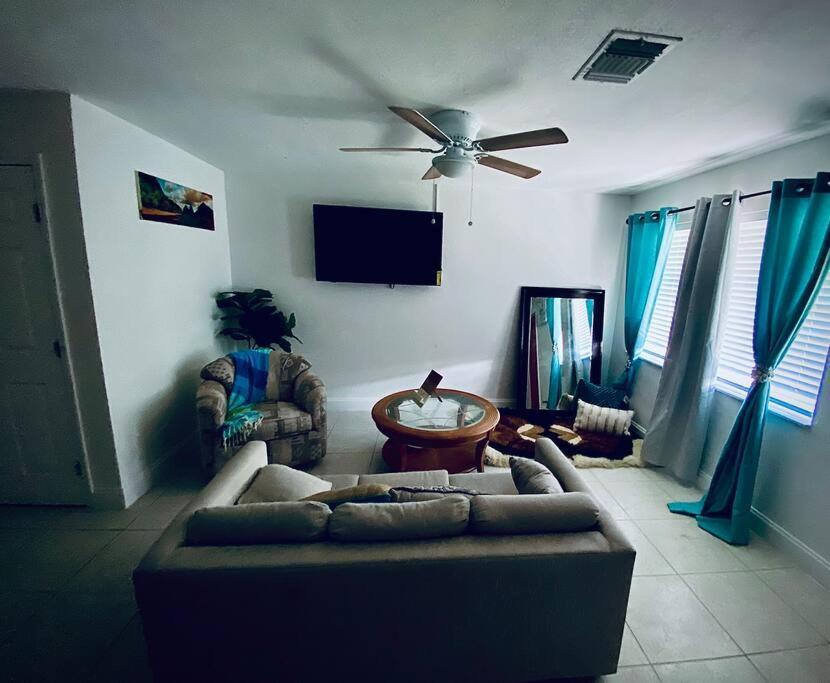 フォート・ローダーデール Cheerful 1-Bed On Oakland Park Flヴィラ エクステリア 写真
