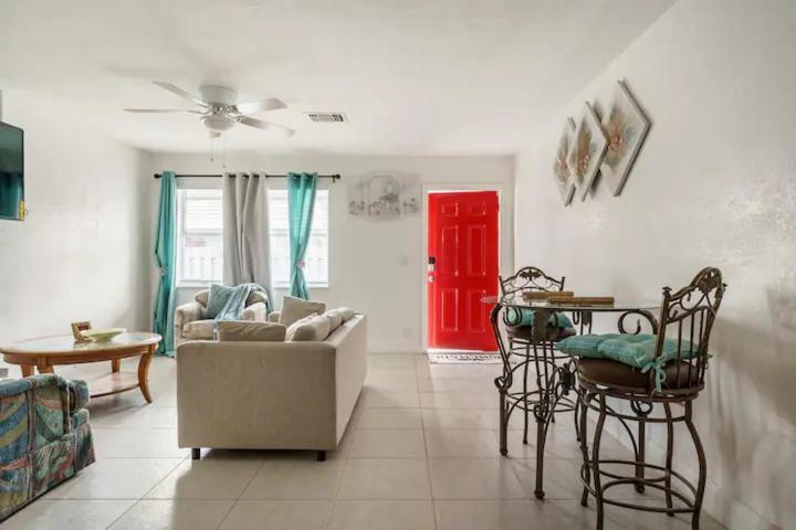 フォート・ローダーデール Cheerful 1-Bed On Oakland Park Flヴィラ エクステリア 写真